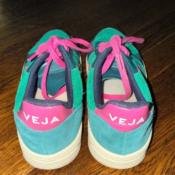 Veja Women's Green and Pink Sneakers - Picture 11 of 13